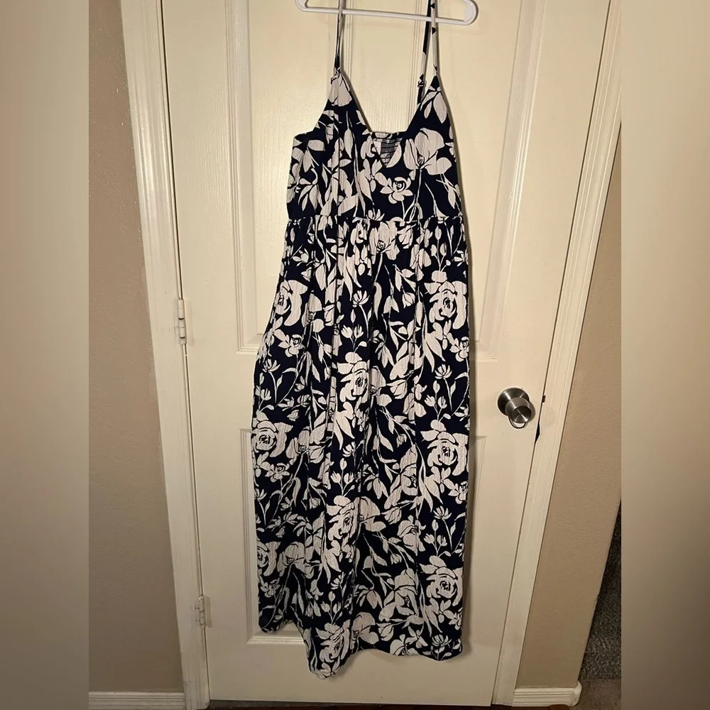 a new day Seersucker Maxi Navy and White Floral Dress Cotton Blend